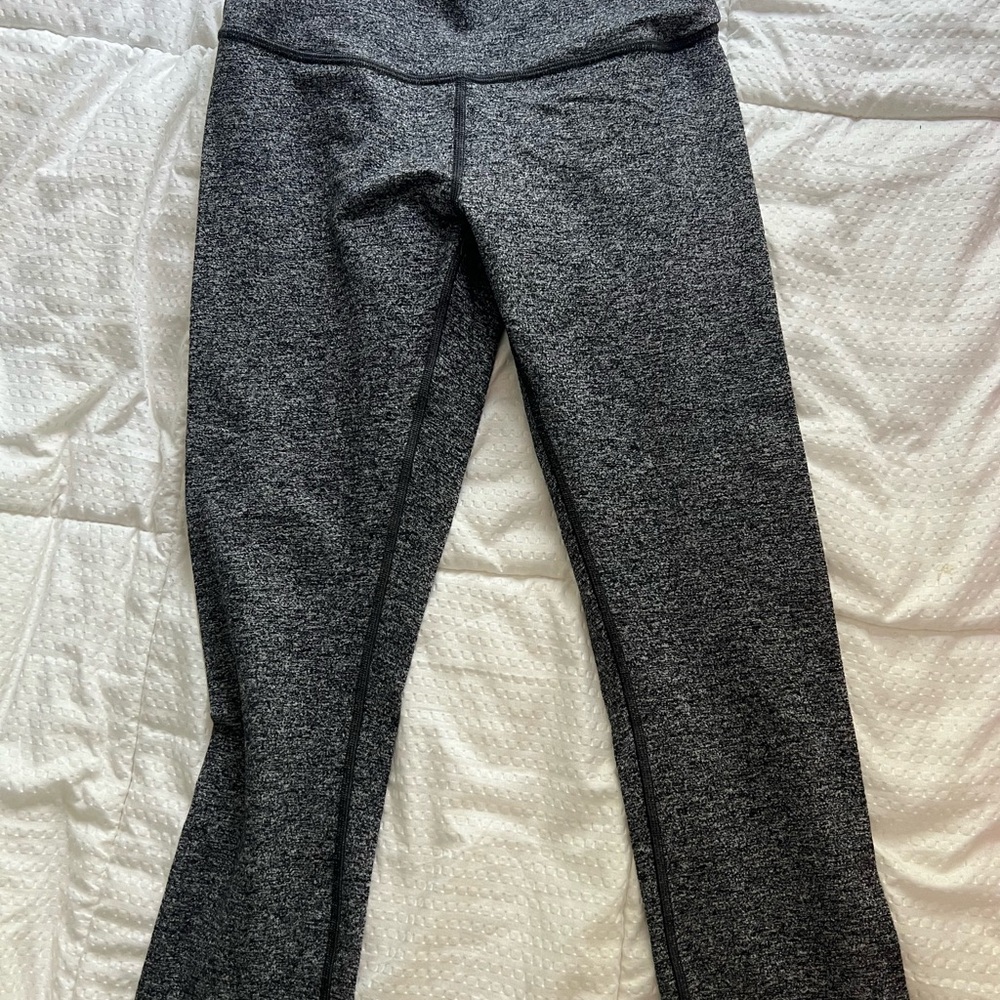 Lululemon Athletica Gray cropped Leggings